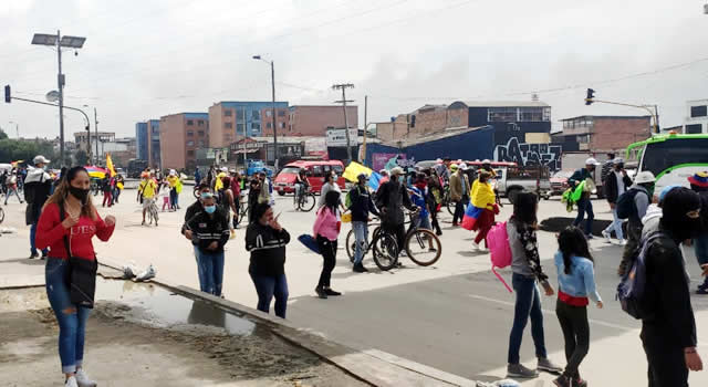 Marcha bloqueó carril de la autopista Sur de Soacha