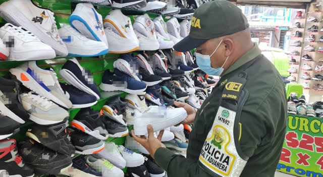 Decomisan mercancía de contrabando en Bogotá