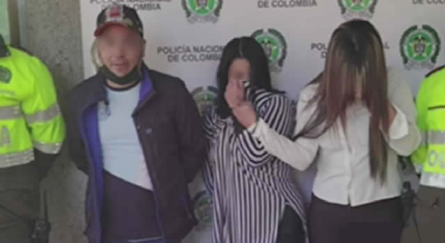 Capturadas dos mujeres y un hombre por drogar a joven en Bogotá, lo transportaban en un taxi para robarlo