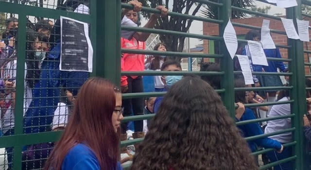 Protestas abuso sexual en colegio Nuevo Muzó