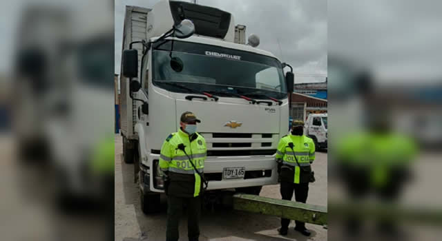 En falso retén secuestran al conductor de un camión en salida de Bogotá