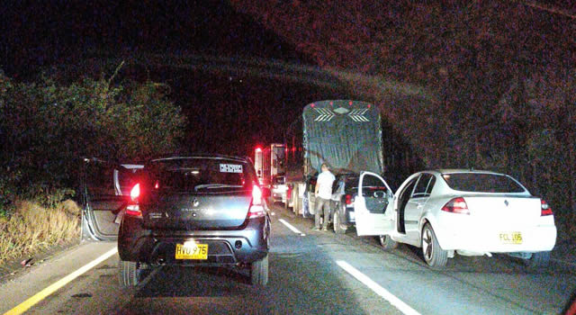 Enorme trancón en la vía Bogotá-Girardot en plena Semana Santa