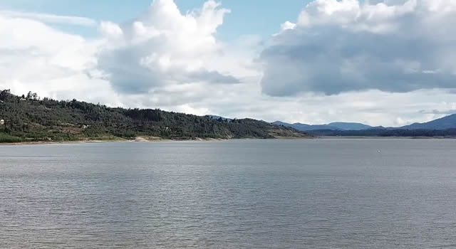 Bajan niveles del río Bogotá, por eso se abrirán las puertas del embalse de Tominé
