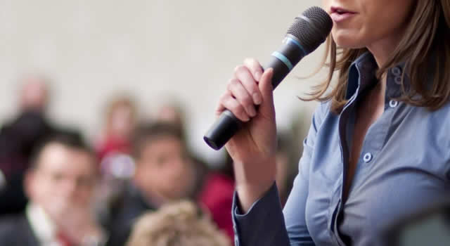 Manejo de audiencias y expresión oral para mujeres emprendedoras