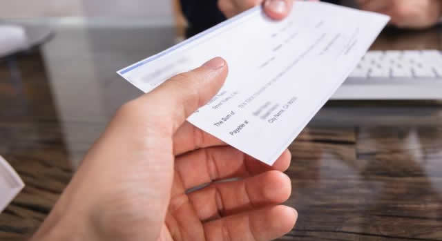 Hombre que falsificó cheques y títulos bancarios en Cundinamarca fue enviado a la cárcel