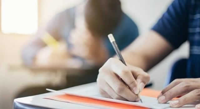 Docentes sordos denuncian discriminación en pruebas escritas del pasado domingo