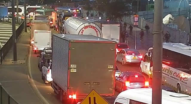 Siniestro vial se presentó sobre la Calle 80 luego de dos horas de colapso, la movilidad ya se recuperó.