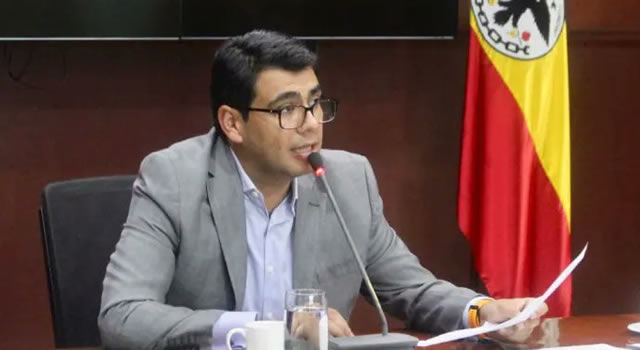 ‘Quedan 453 días para que cese la horrible noche’: Perico al gobierno Saldarriaga