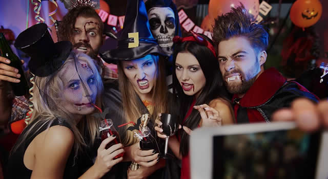 Fiestas de disfraces, fiestas y recorridos, estas son las actividades que tiene preparada la capital colombiana para la noche de Halloween.