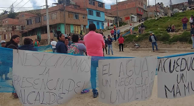 Protesta en Altos de la Florida por falta de agua potable
