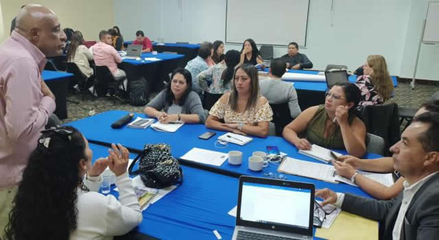 Mesa de víctimas de Cundinamarca aspira a subsidios de vivienda y programas de salud