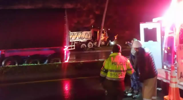 Accidente cerca del peaje de Chusacá deja tres muertos y dos heridos