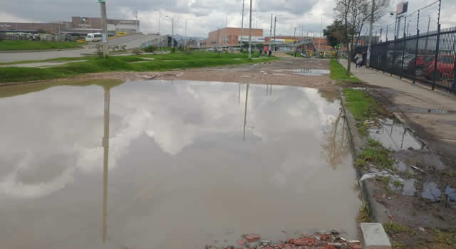 Calle 31 en San Mateo, Soacha. Vía en mal estado