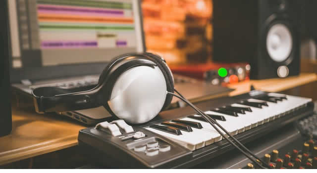 En Colombia impulsan el primer estudio de grabación gratuito, para músicos y artistas que le apuesten a la cultura.