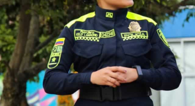 Patrullera capturada al parecer por desviar más de $200 millones de la Policía