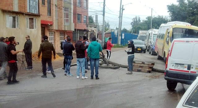 Tensión por aumento del pasaje en Sibaté, cierres parciales en la vía de acceso al municipio