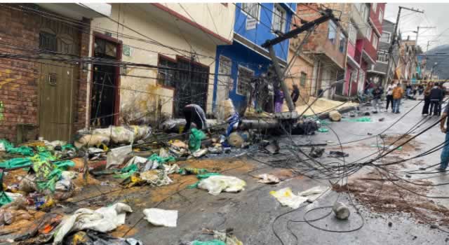 Hay cerca de 20 viviendas afectadas por accidente en San Cristóbal, están sin luz y sin gas