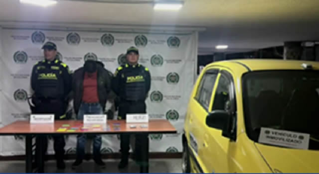 Capturaron a hombre que tenía 40 tarjetas bancarias y a un canadiense drogado en Bogotá