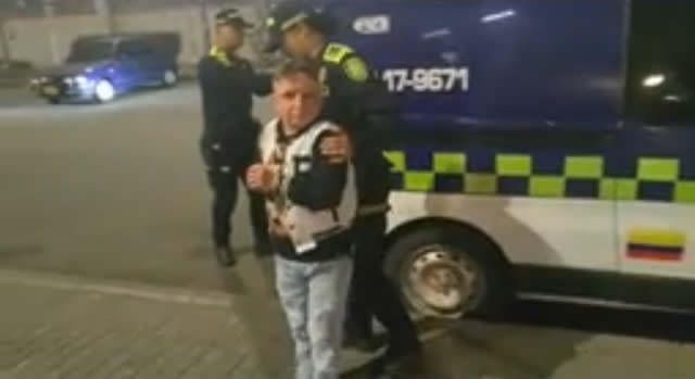 Aprovechaba su baja estatura para tocar mujeres en Transmilenio, pero le dieron su golpiza