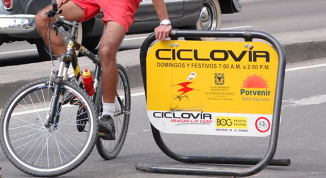 Accidente en la ciclovía de Bogotá deja un ciclista muerto y cinco heridos