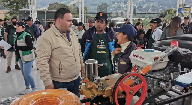 Cosechando ando llegó a Sibaté, se entregaron insumos y maquinaria menor