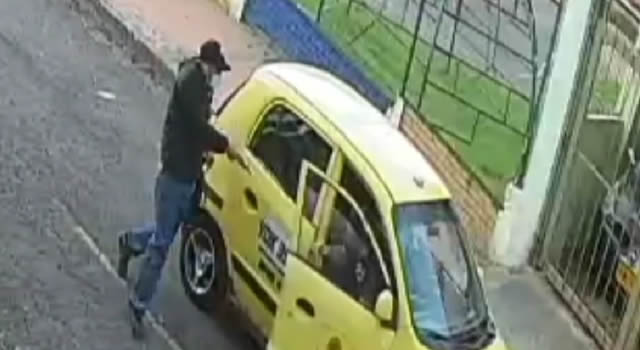 Nuevo caso de fleteo en Bogotá, a pareja de esposos le robaron más de $20 millones