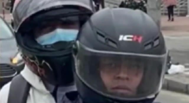 Estos sujetos roban celulares por la calle 80 de Bogotá