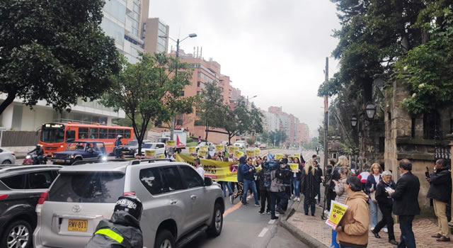 Siguen las manifestaciones en Bogotá, bloqueos en la carrera Séptima con 93