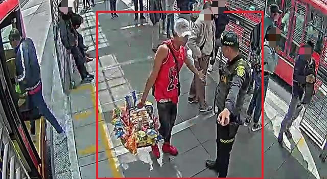 Cae vendedor de golosinas que robaba celulares en Transmilenio