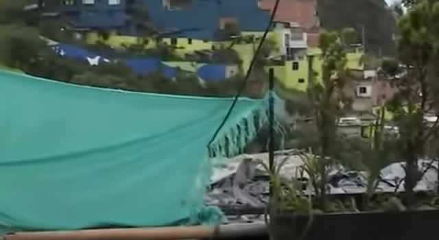 Familias en Usaquén están en riesgo por deslizamiento de rocas a causa de las fuertes lluvias 