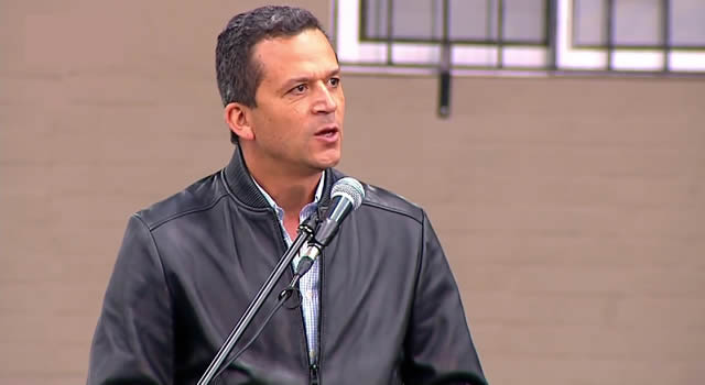 Abucheado el alcalde Juan Carlos Saldarriaga durante evento de Petro en Soacha