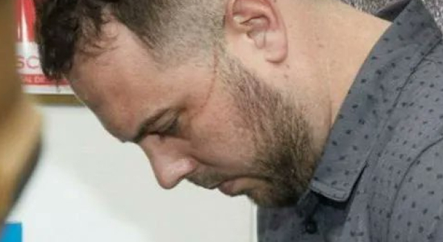 Nuevamente aplazan audiencia: John Poulos sigue a la espera de que un juez anule su condena