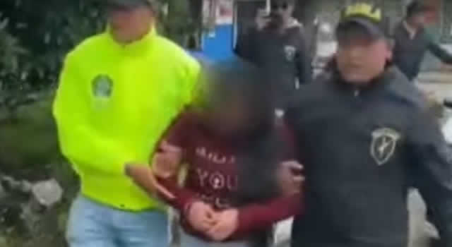 Mujer se hacía pasar por patrullera para extorsionar hombres con fotos íntimas