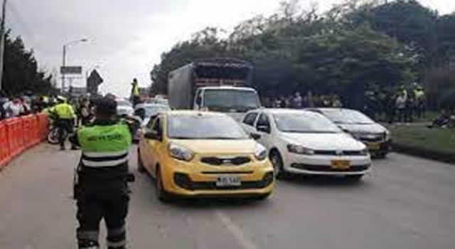 Vías congestionadas por accidentes de tránsito se han presentado en la mañana de este Jueves Santo