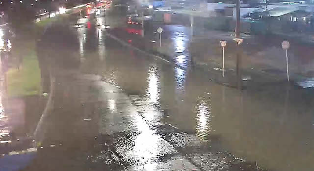 Noche de lluvias en Bogotá dejó inundaciones, accidentes y enormes trancones