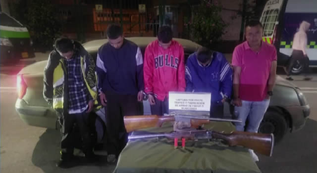 Capturan a cinco sujetos que portaban escopetas en Bosa