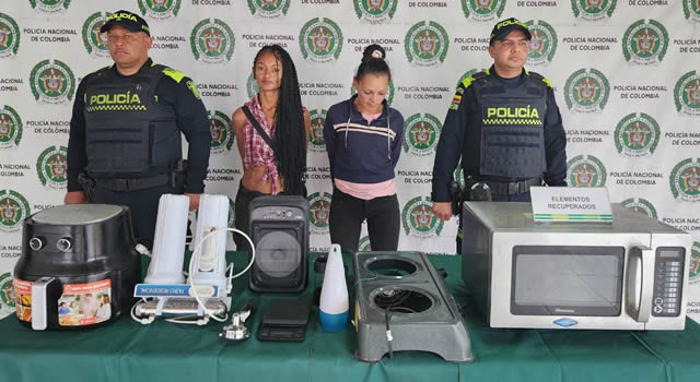 Capturadas dos mujeres que hurtaron cafetería Discafé en la Casa de la Cultura de Soacha