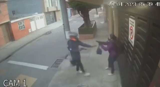 iudadanos ponen carteles donde amenazan a los ladrones
