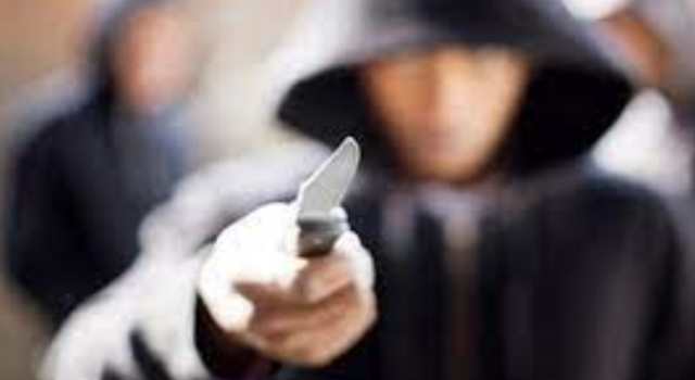 Sujetos con arma blanca hurtaron una pareja en Compartir