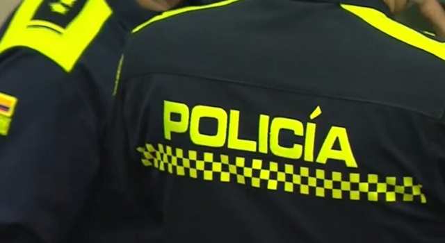 Presuntos policías se llevaron 800 mil pesos luego de extorsionar a un conductor
