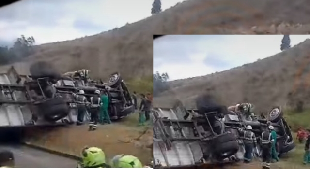 Volcamiento de un camión en la vía Soacha - Mondoñedo