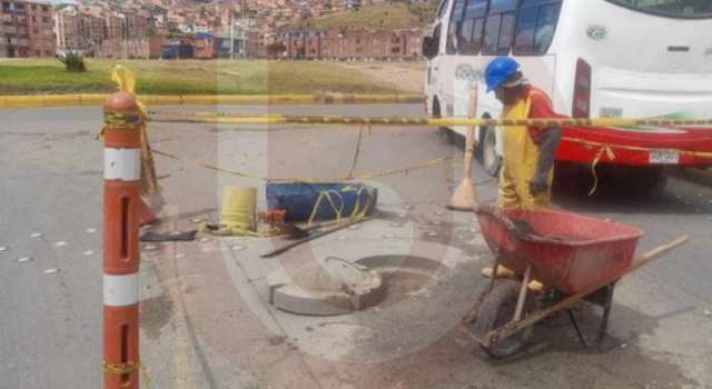 demoras y malos olores en la limpieza de alcantarillas del barrio San Mateo