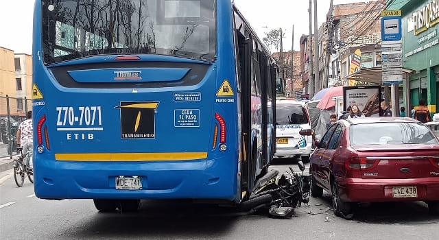 Motociclista chocó con un bus del SITP
