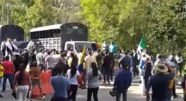 Camión arrolló a una persona que manifestaba en la vía al Llano
