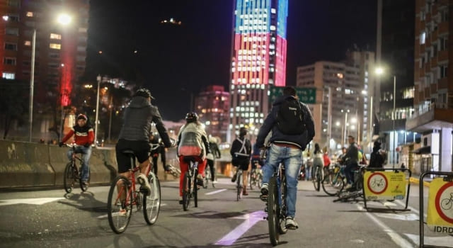 ciclovía nocturna en Bogotá
