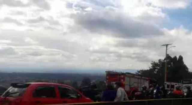 Choque múltiple en la vía Cajamarca - Calarcá