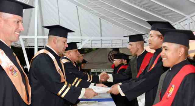 Educación gratuita para Policías y Militares