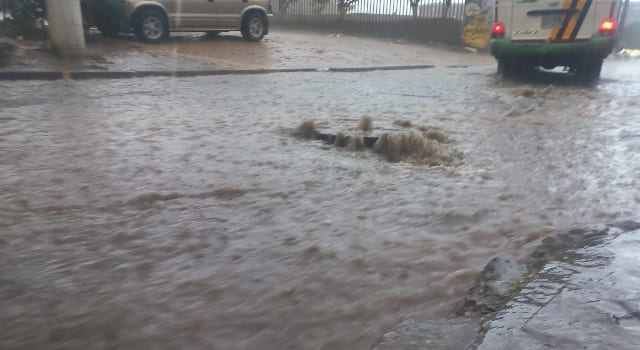 Inundaciones en San Mateo por fuertes aguaceros