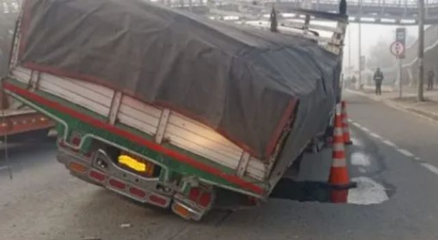 Tractocamión chocó con una camioneta en la Autopista Norte