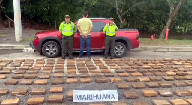 Sorprenden a una persona con 730 kilos de marihuana en carreteras de Cundinamarca